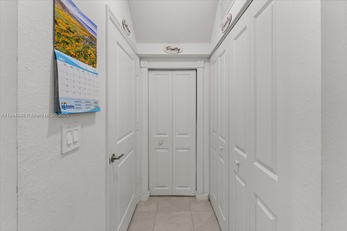 24717 4 / 3 1820 sq. ft. $ 2026-09-28 0 foto