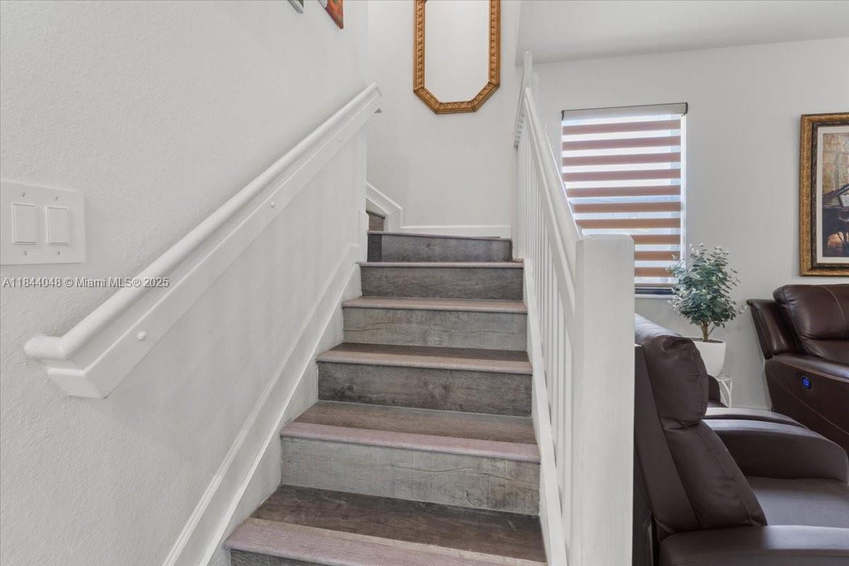 24717 4 / 3 1820 sq. ft. $ 2026-09-28 0 foto