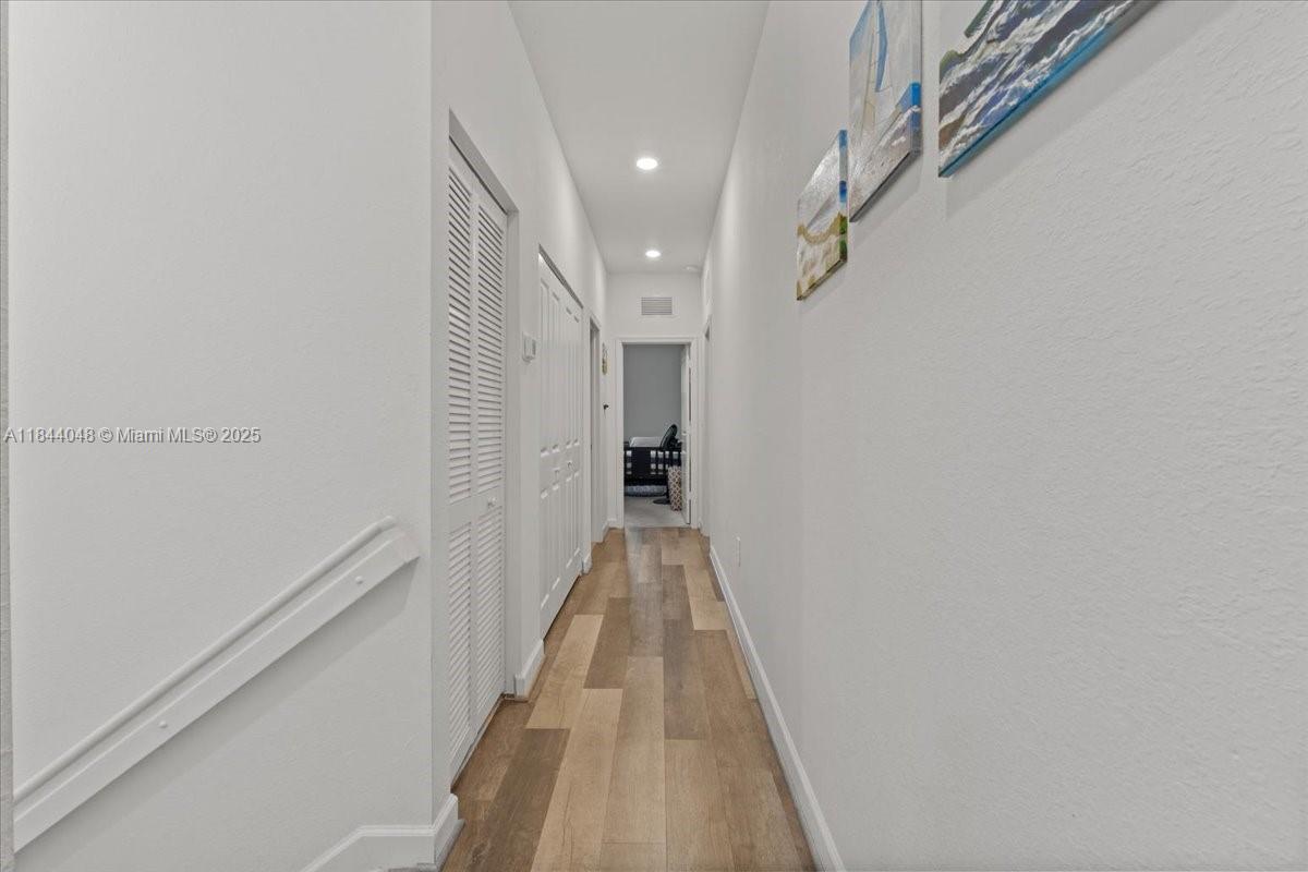 24717 4 / 3 1820 sq. ft. $ 2026-09-28 0 foto