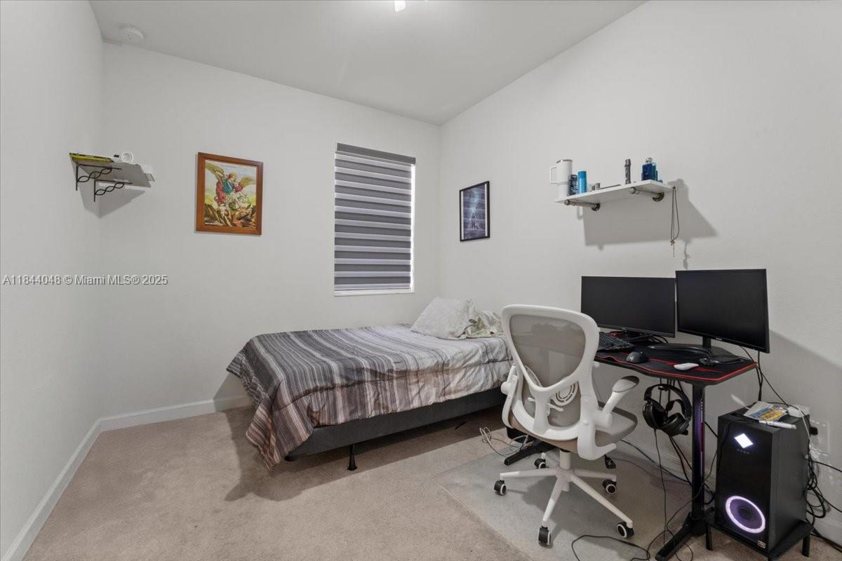 24717 4 / 3 1820 sq. ft. $ 2026-09-28 0 foto