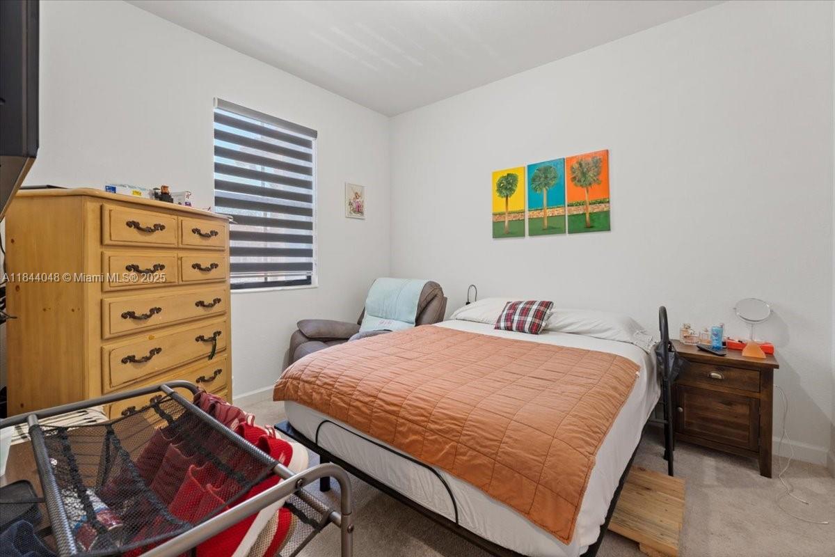 24717 4 / 3 1820 sq. ft. $ 2026-09-28 0 foto