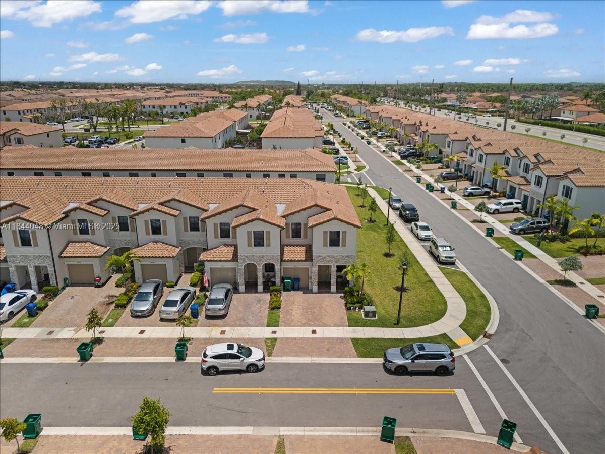 24717 4 / 3 1820 sq. ft. $ 2026-09-28 0 foto