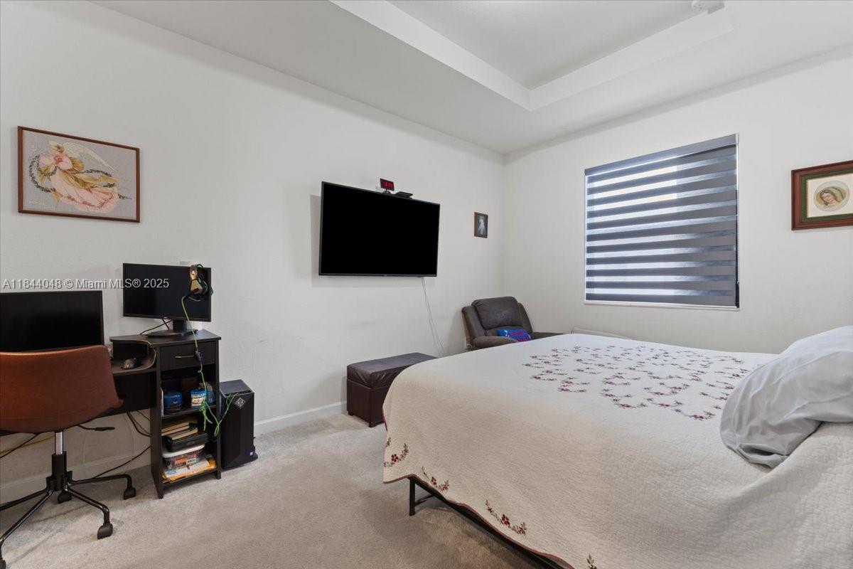 24717 4 / 3 1820 sq. ft. $ 2026-09-28 0 foto