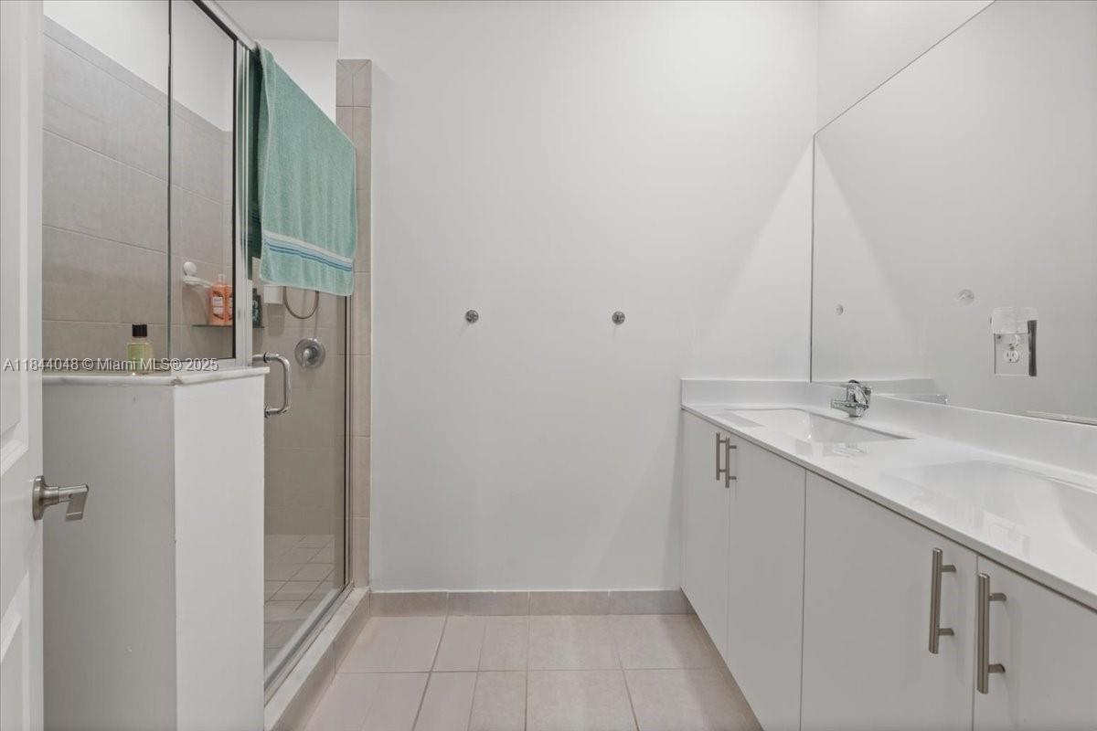 24717 4 / 3 1820 sq. ft. $ 2026-09-28 0 foto