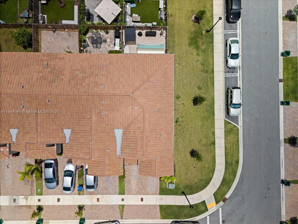 24717 4 / 3 1820 sq. ft. $ 2026-09-28 0 foto