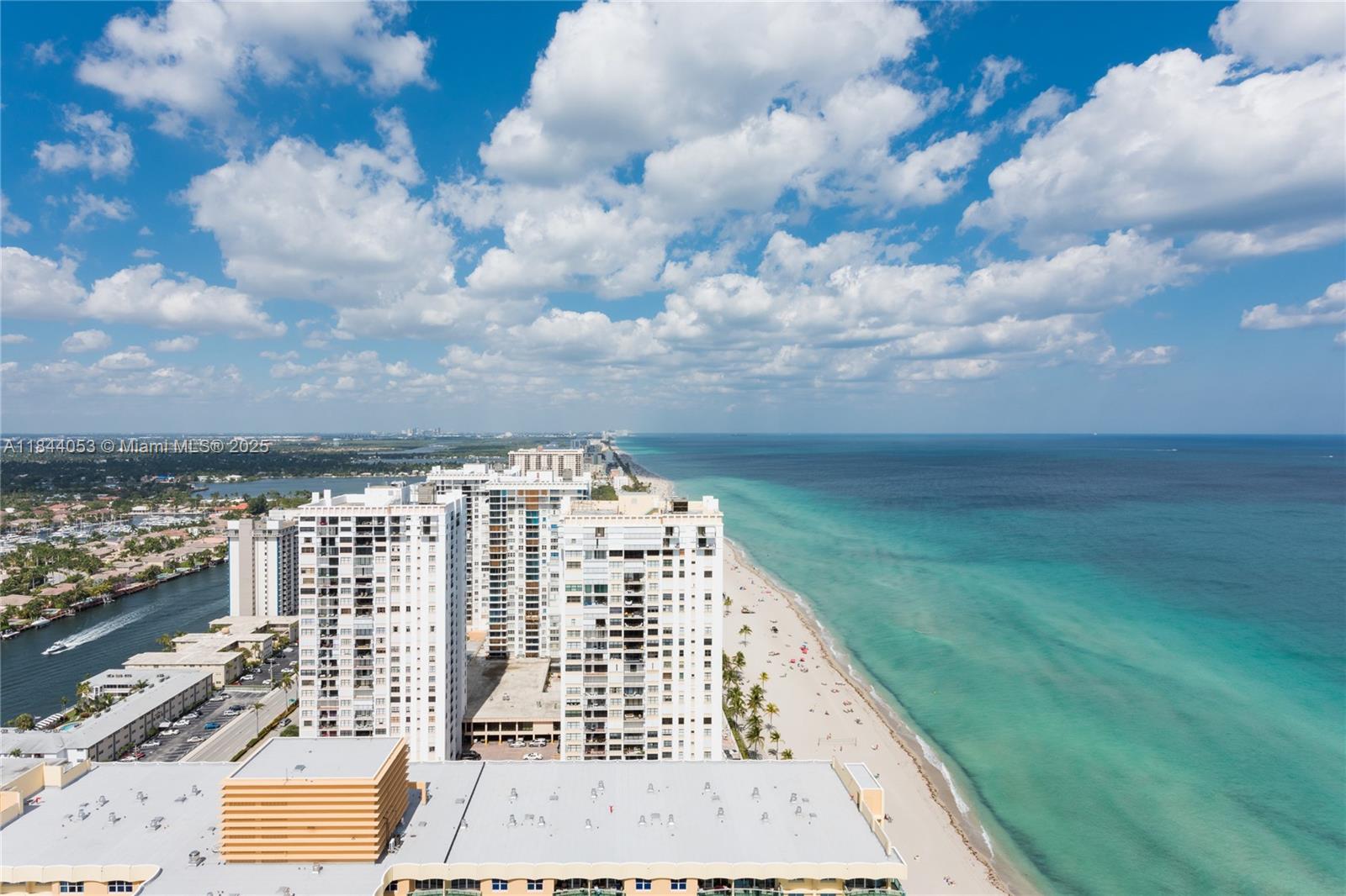 Photo of 2711 Ocean Dr  #3302, Hollywood, Florida, 33019 - 