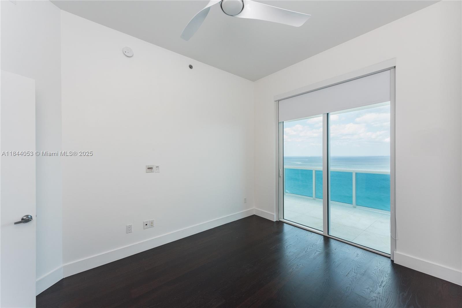 Photo of 2711 Ocean Dr  #3302, Hollywood, Florida, 33019 - 
