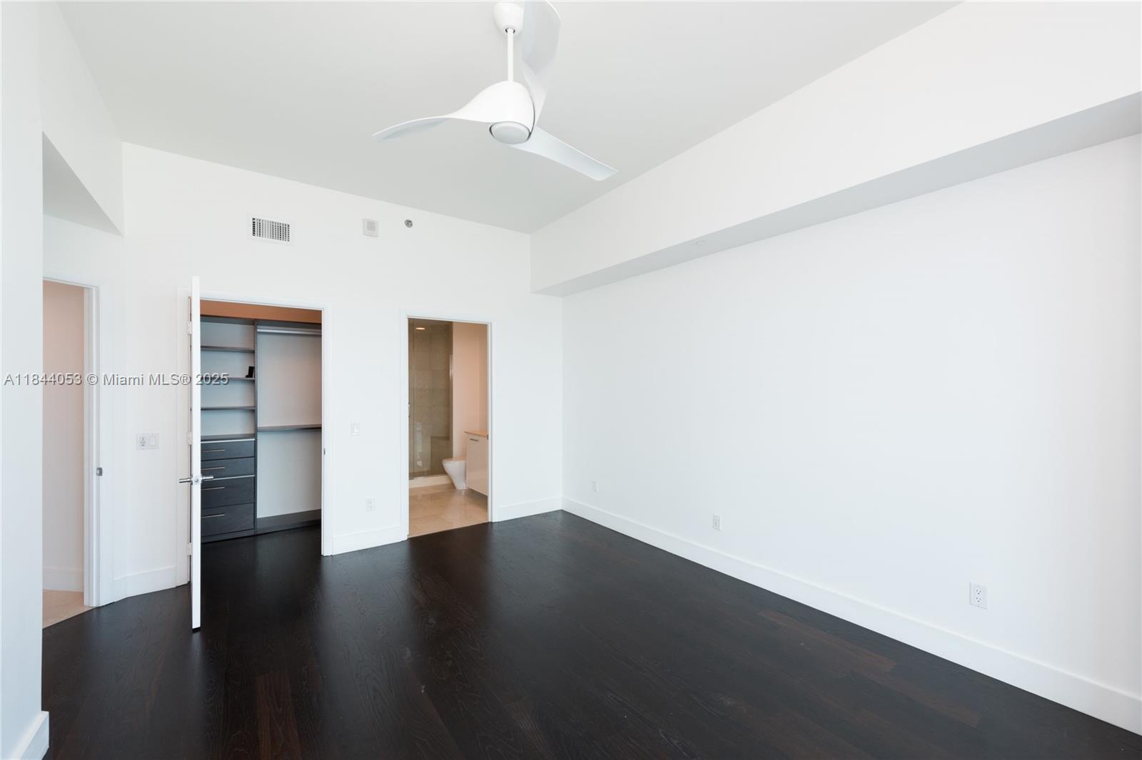 Photo of 2711 Ocean Dr  #3302, Hollywood, Florida, 33019 - 