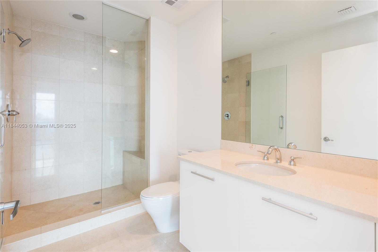 Photo of 2711 Ocean Dr  #3302, Hollywood, Florida, 33019 - 
