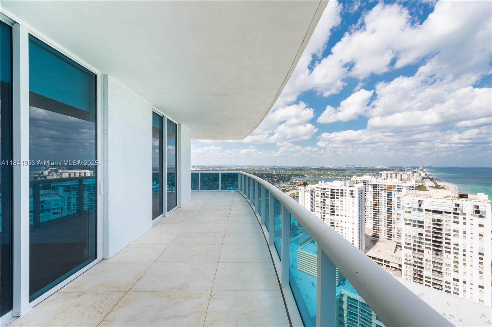 Photo of 2711 Ocean Dr  #3302, Hollywood, Florida, 33019 - 