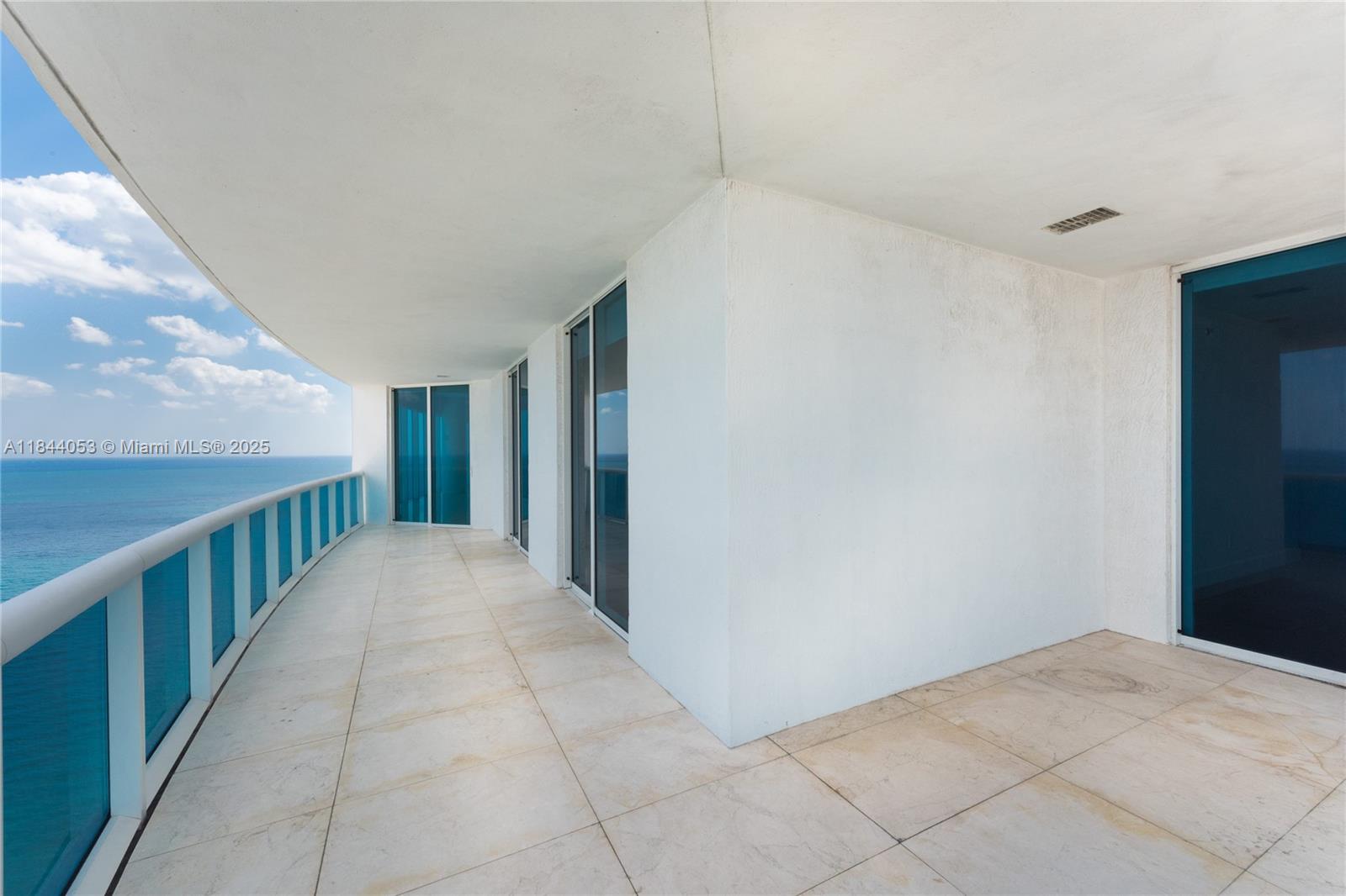 Photo of 2711 Ocean Dr  #3302, Hollywood, Florida, 33019 - 