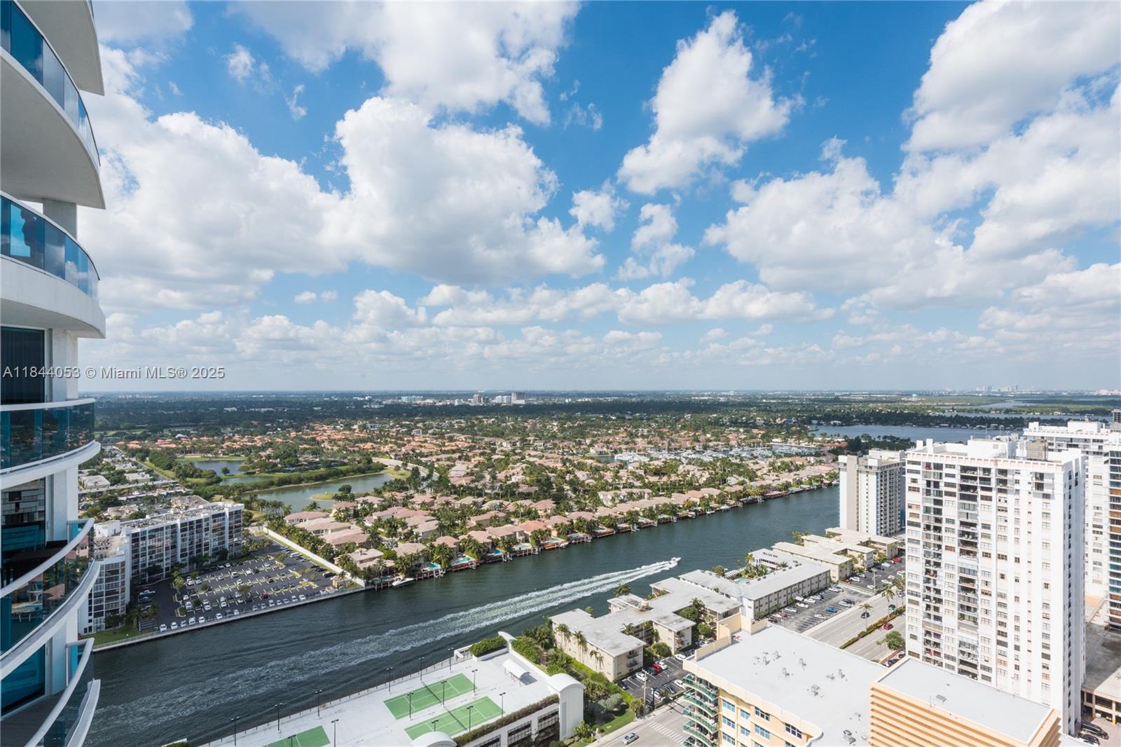 Photo of 2711 Ocean Dr  #3302, Hollywood, Florida, 33019 - 