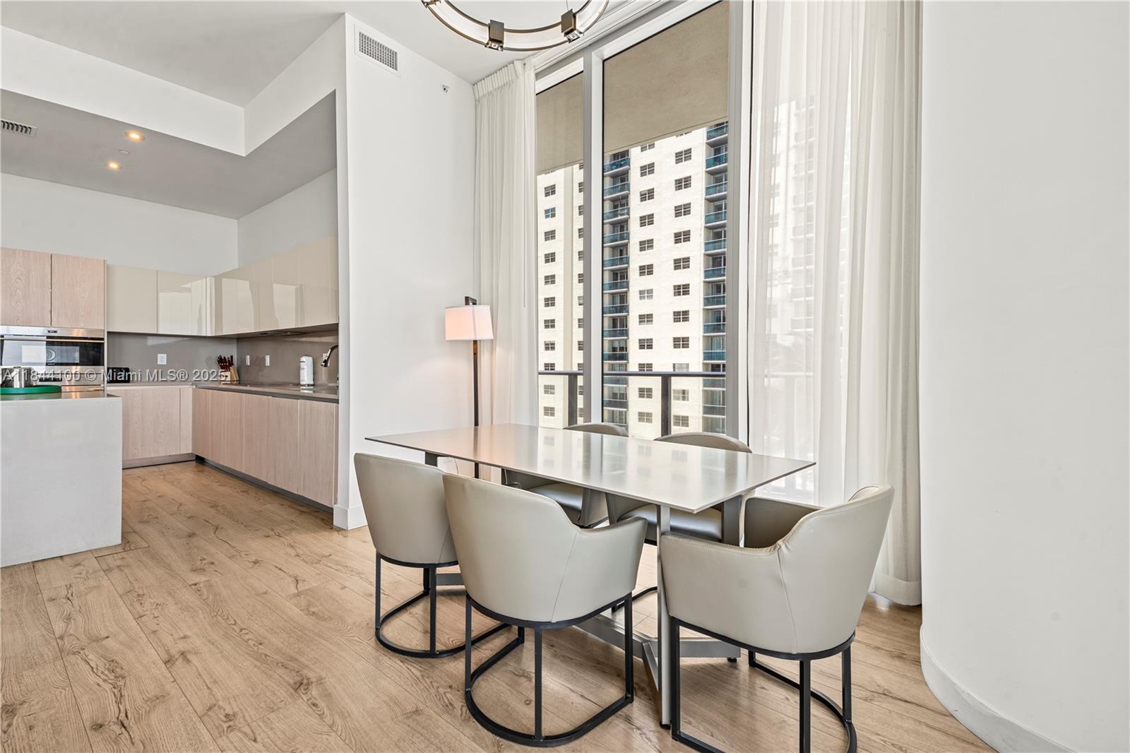 301 2 / 2 1172 sq. ft. $ 2025-07-21 0 Photo