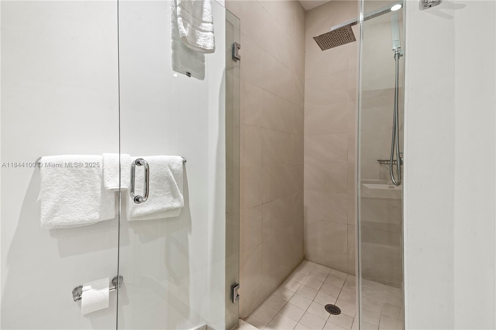 301 2 / 2 1172 sq. ft. $ 2025-07-21 0 Photo