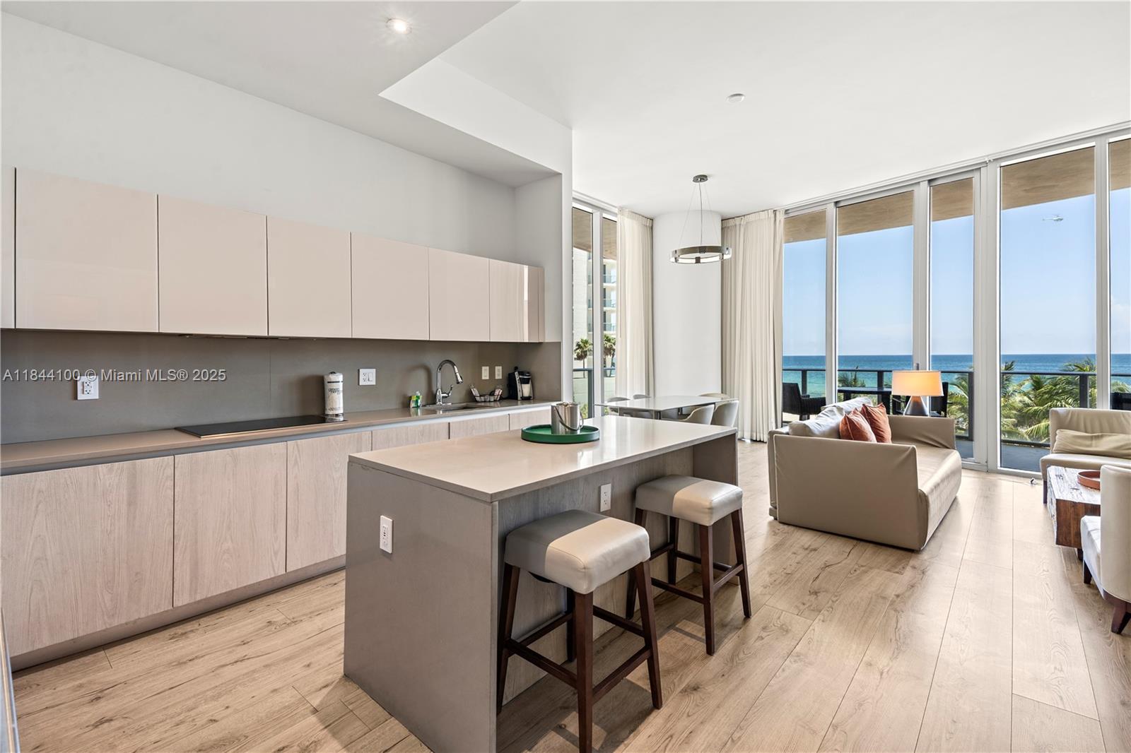 301 2 / 2 1172 sq. ft. $ 2025-07-21 0 Photo