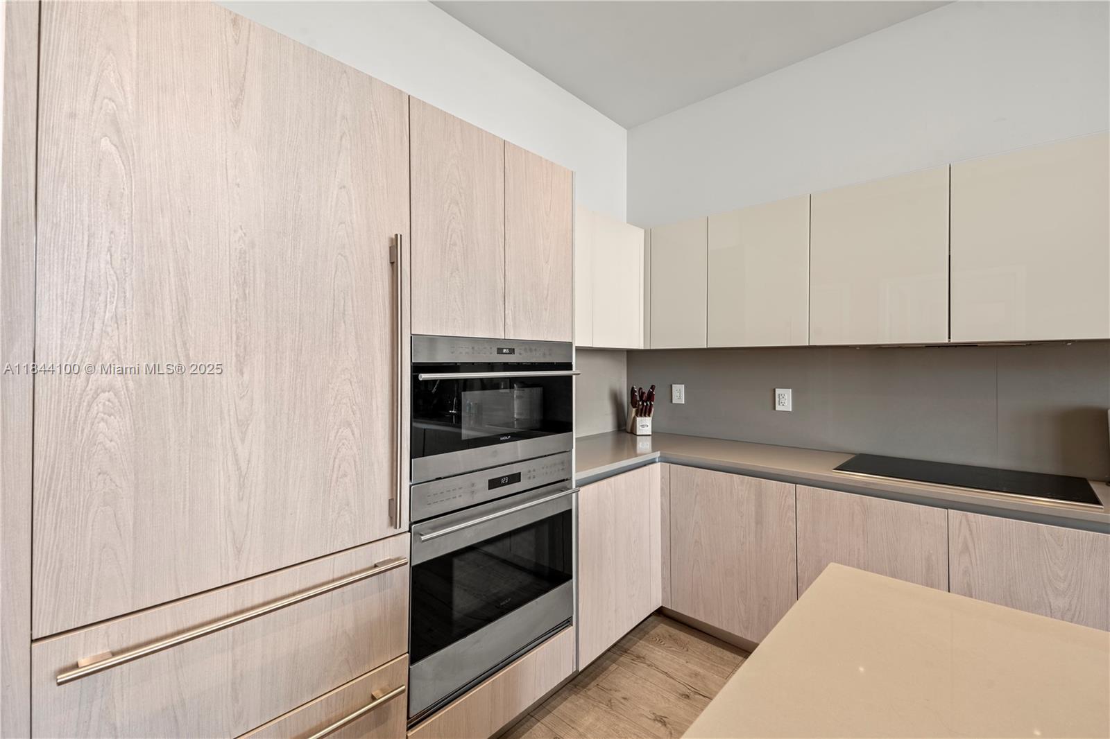 301 2 / 2 1172 sq. ft. $ 2025-07-21 0 Photo