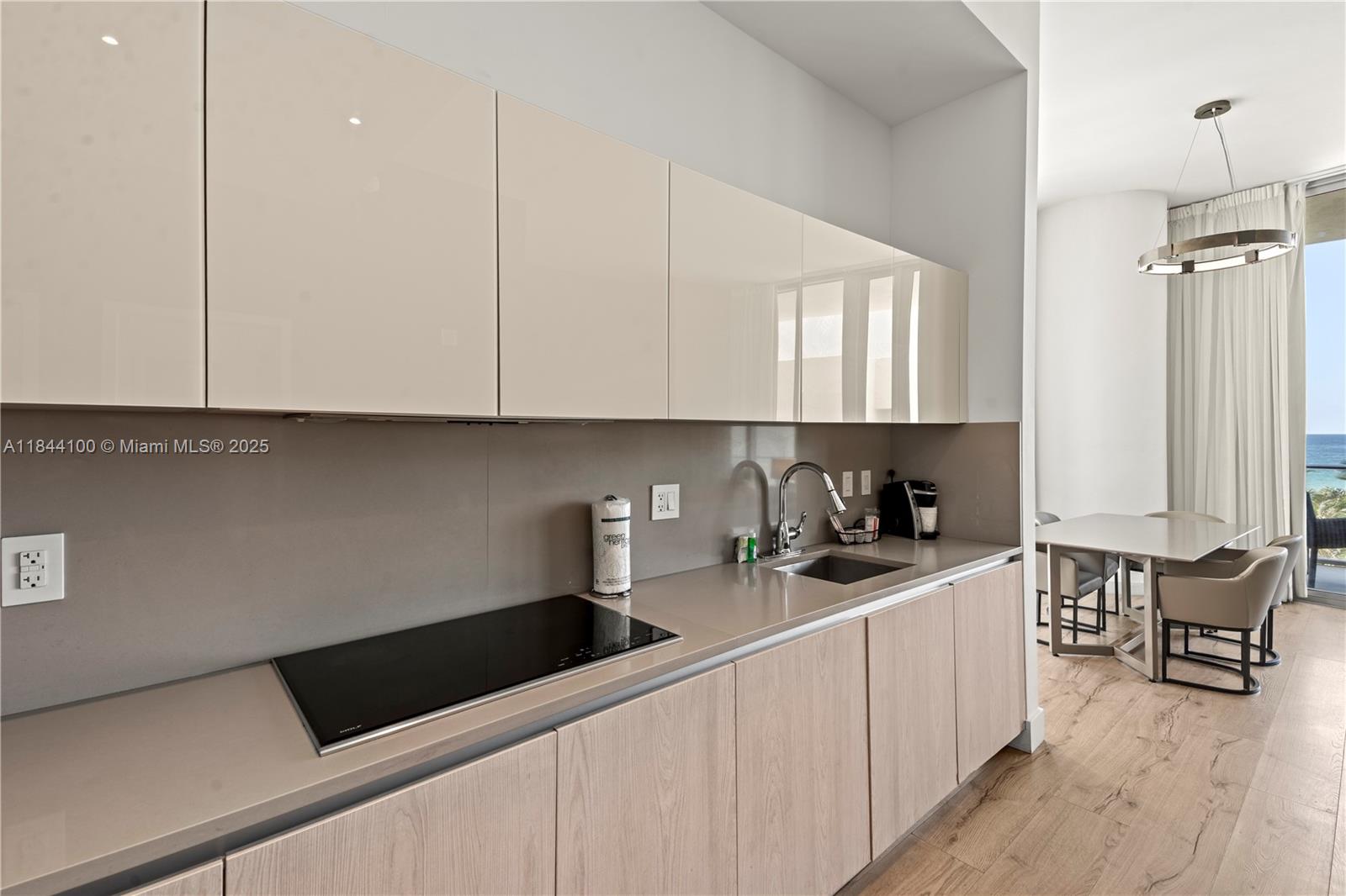 301 2 / 2 1172 sq. ft. $ 2025-07-21 0 Photo