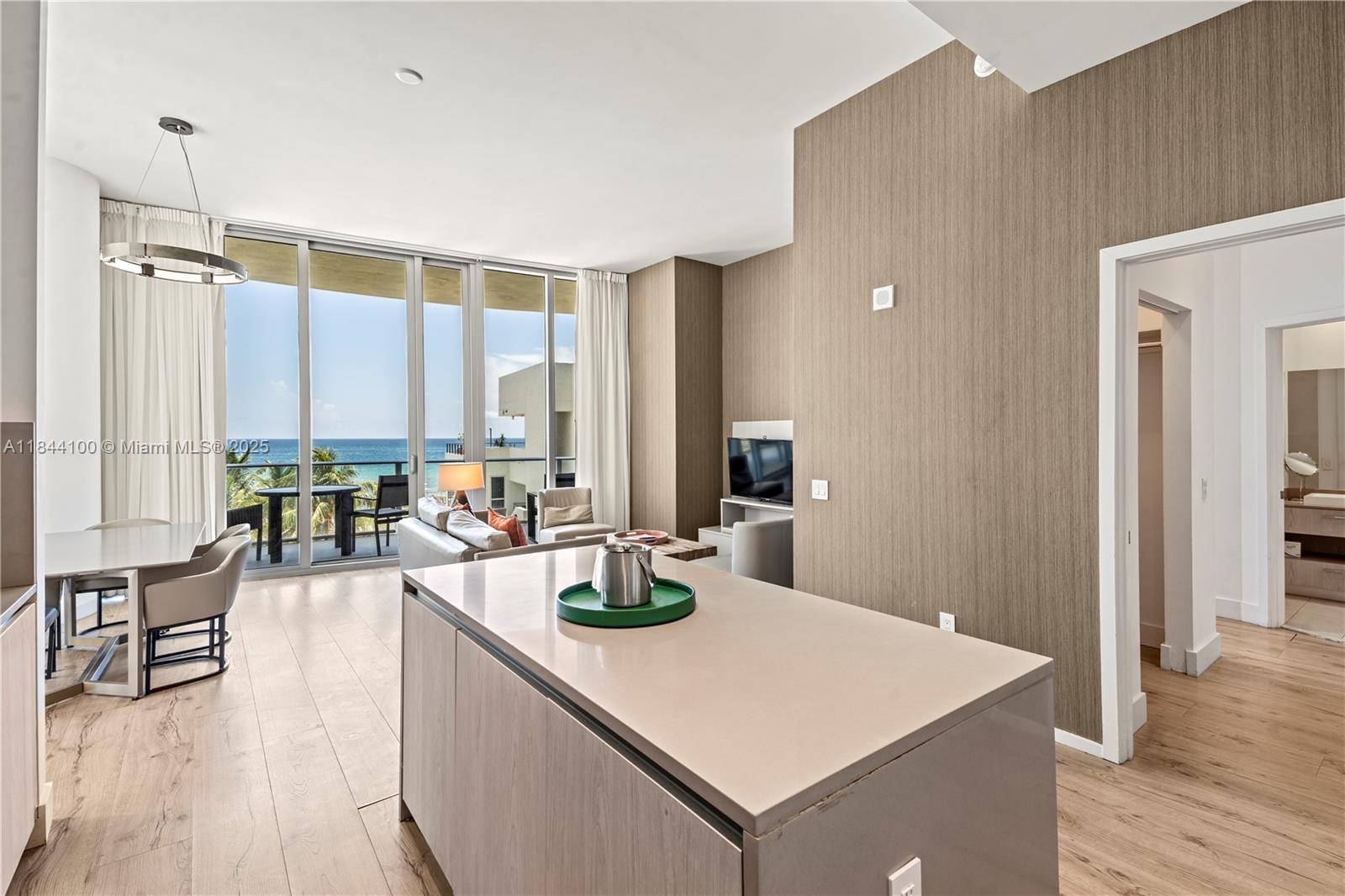 301 2 / 2 1172 sq. ft. $ 2025-07-21 0 Photo