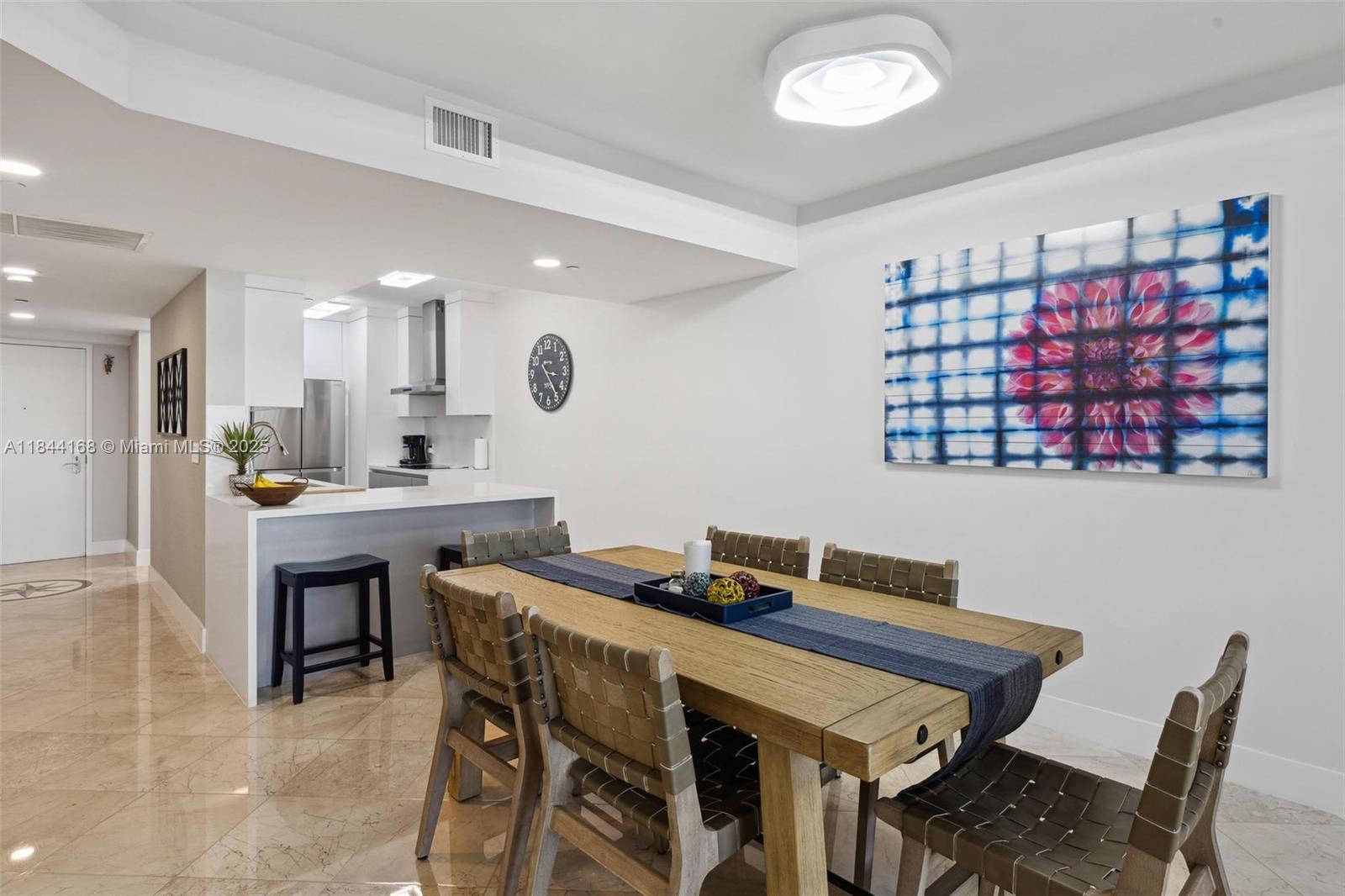 See details 3408 3 / 3 1571 sq. ft. $ 2025-07-21 0 Photo