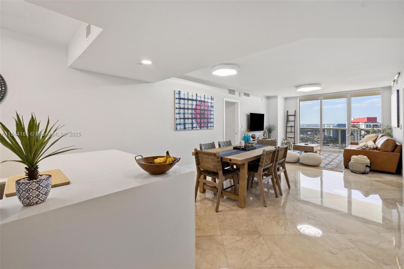 See details 3408 3 / 3 1571 sq. ft. $ 2025-07-21 0 Photo