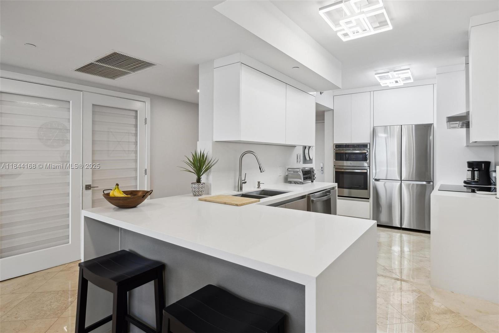 See details 3408 3 / 3 1571 sq. ft. $ 2025-07-21 0 Photo