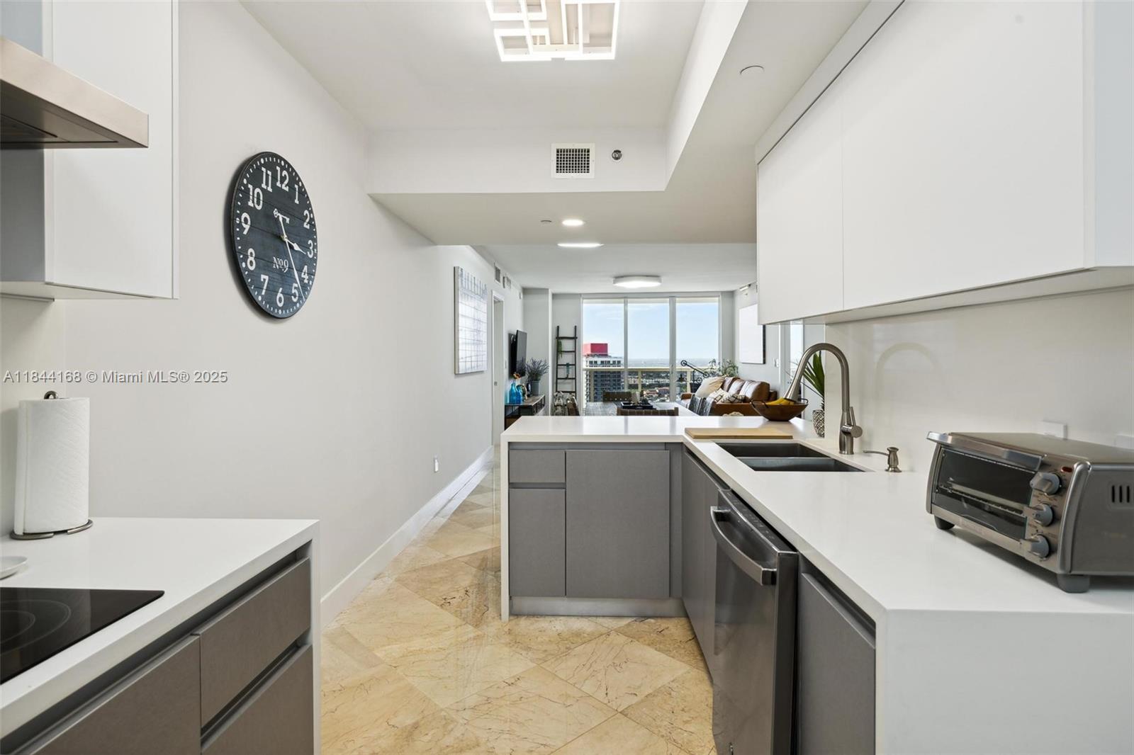 See details 3408 3 / 3 1571 sq. ft. $ 2025-07-21 0 Photo