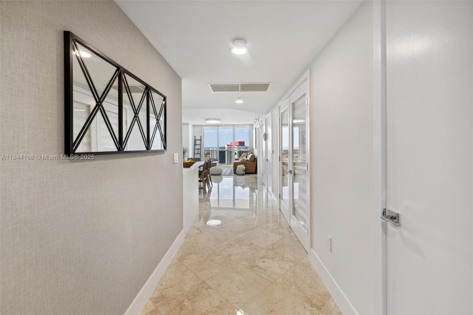 See details 3408 3 / 3 1571 sq. ft. $ 2025-07-21 0 Photo