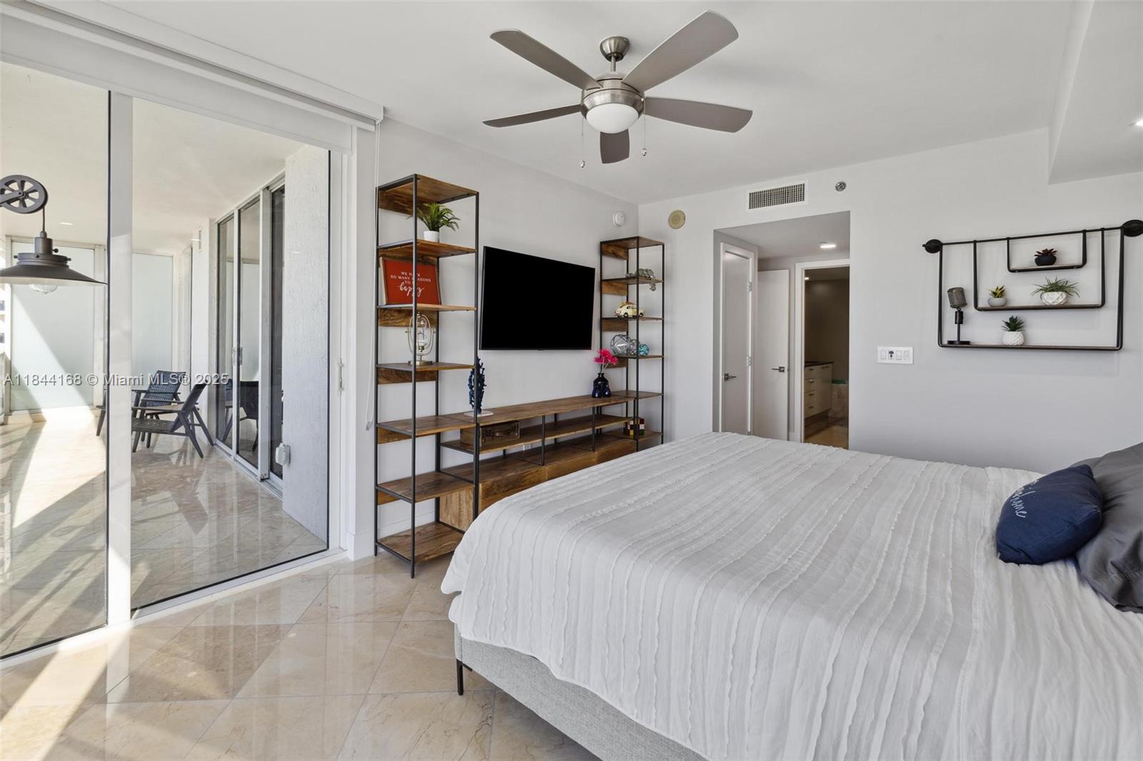 See details 3408 3 / 3 1571 sq. ft. $ 2025-07-21 0 Photo