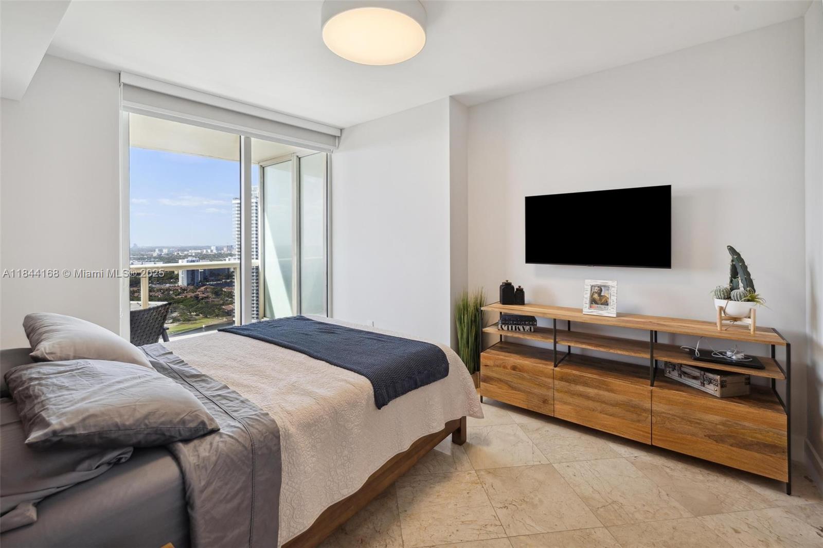 See details 3408 3 / 3 1571 sq. ft. $ 2025-07-21 0 Photo