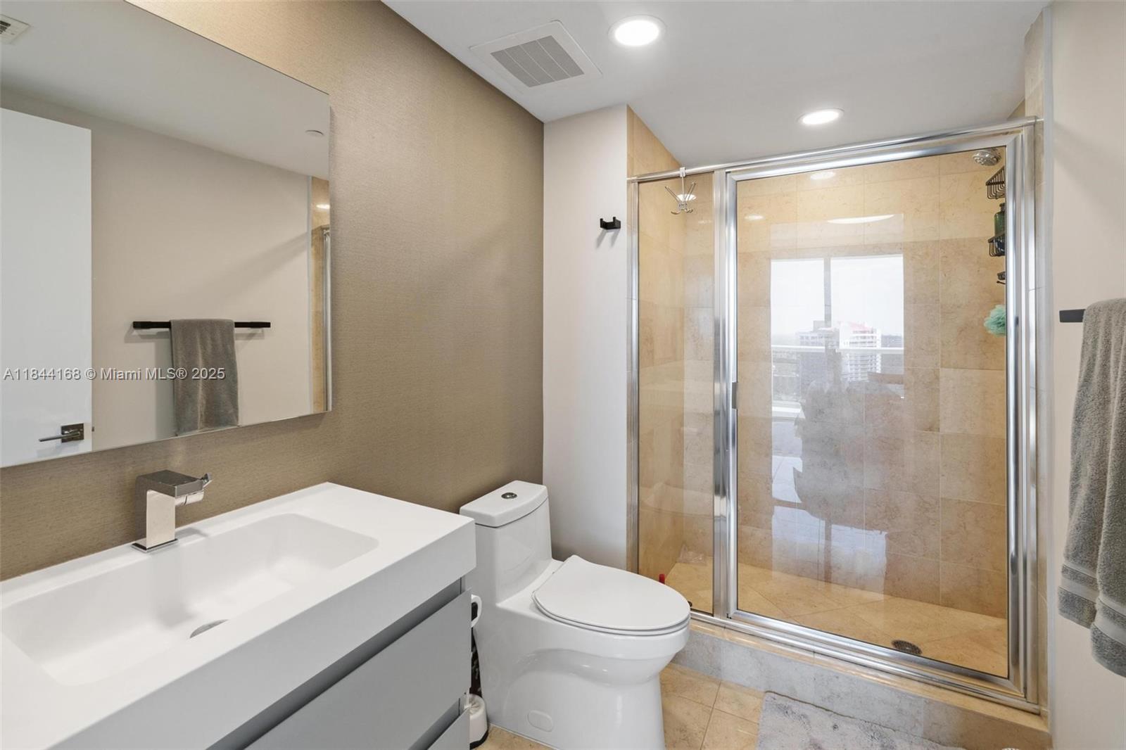 See details 3408 3 / 3 1571 sq. ft. $ 2025-07-21 0 Photo