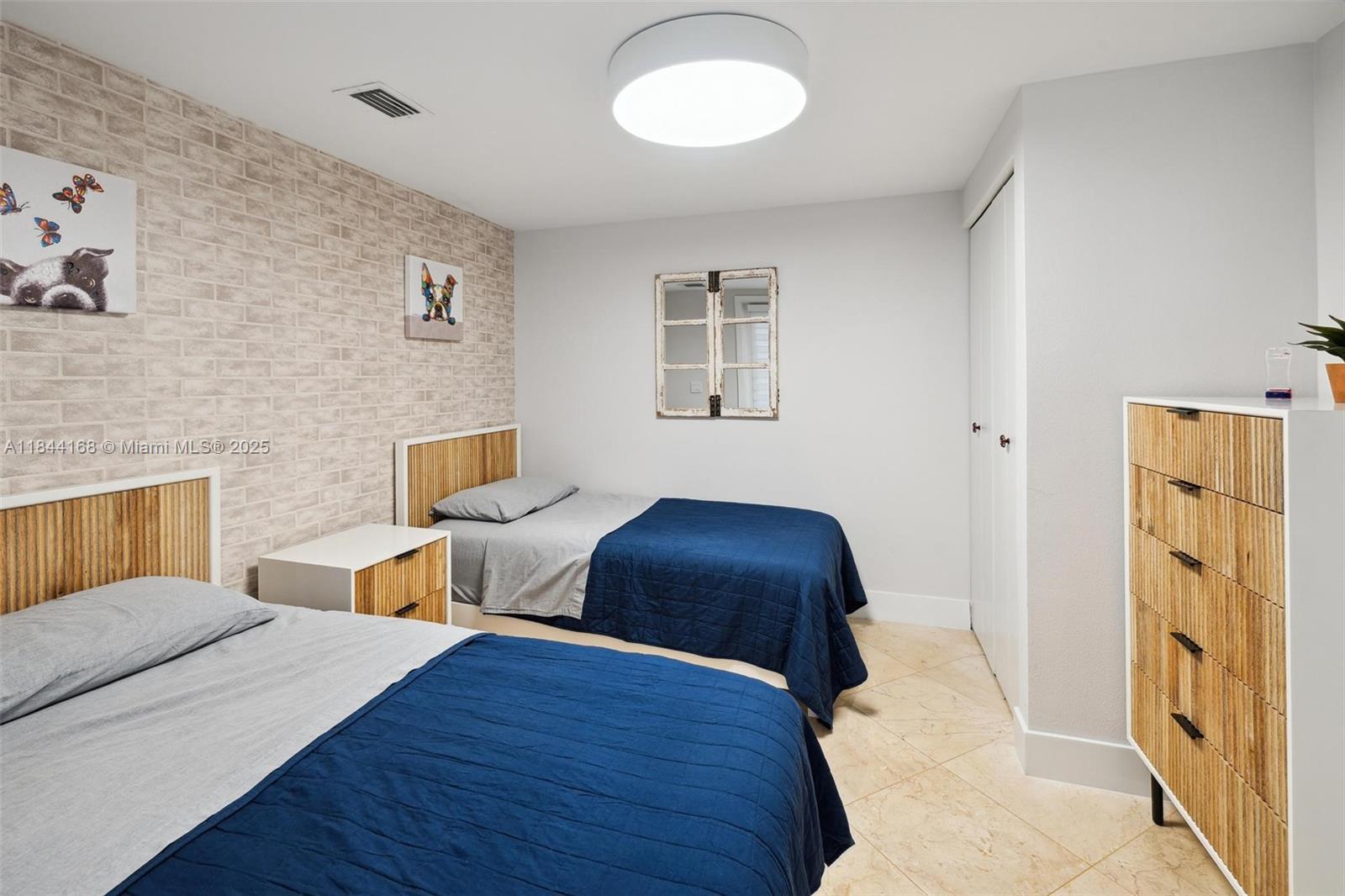 See details 3408 3 / 3 1571 sq. ft. $ 2025-07-21 0 Photo