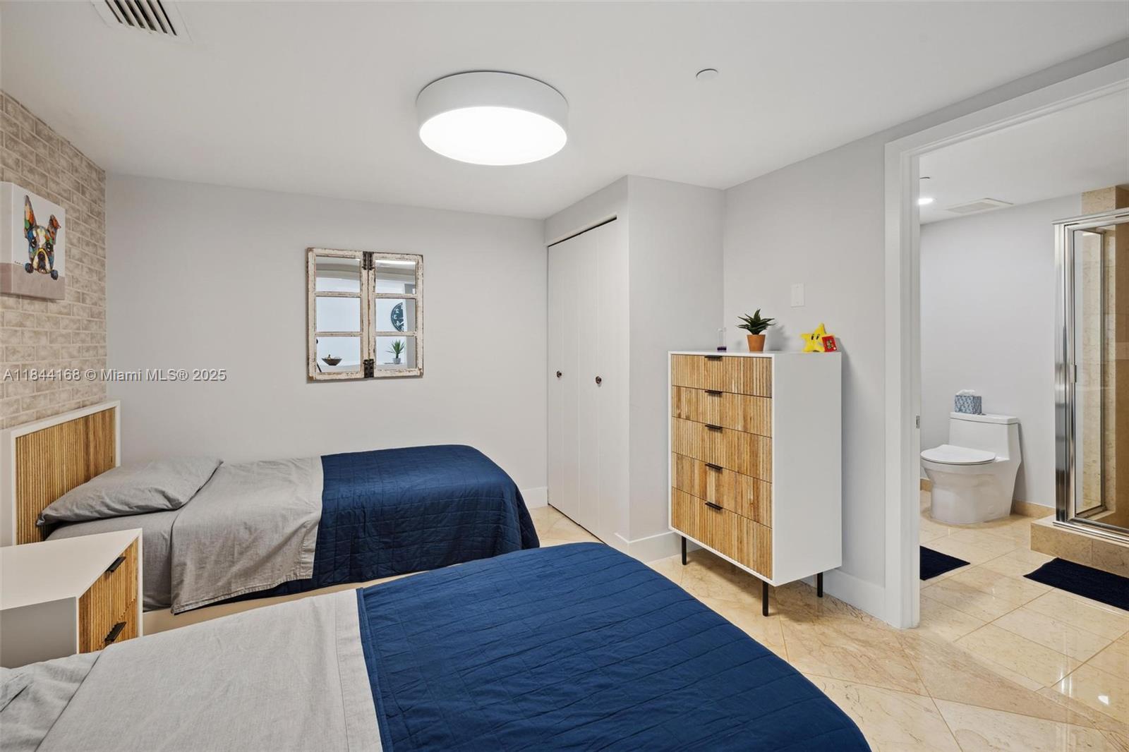 See details 3408 3 / 3 1571 sq. ft. $ 2025-07-21 0 Photo