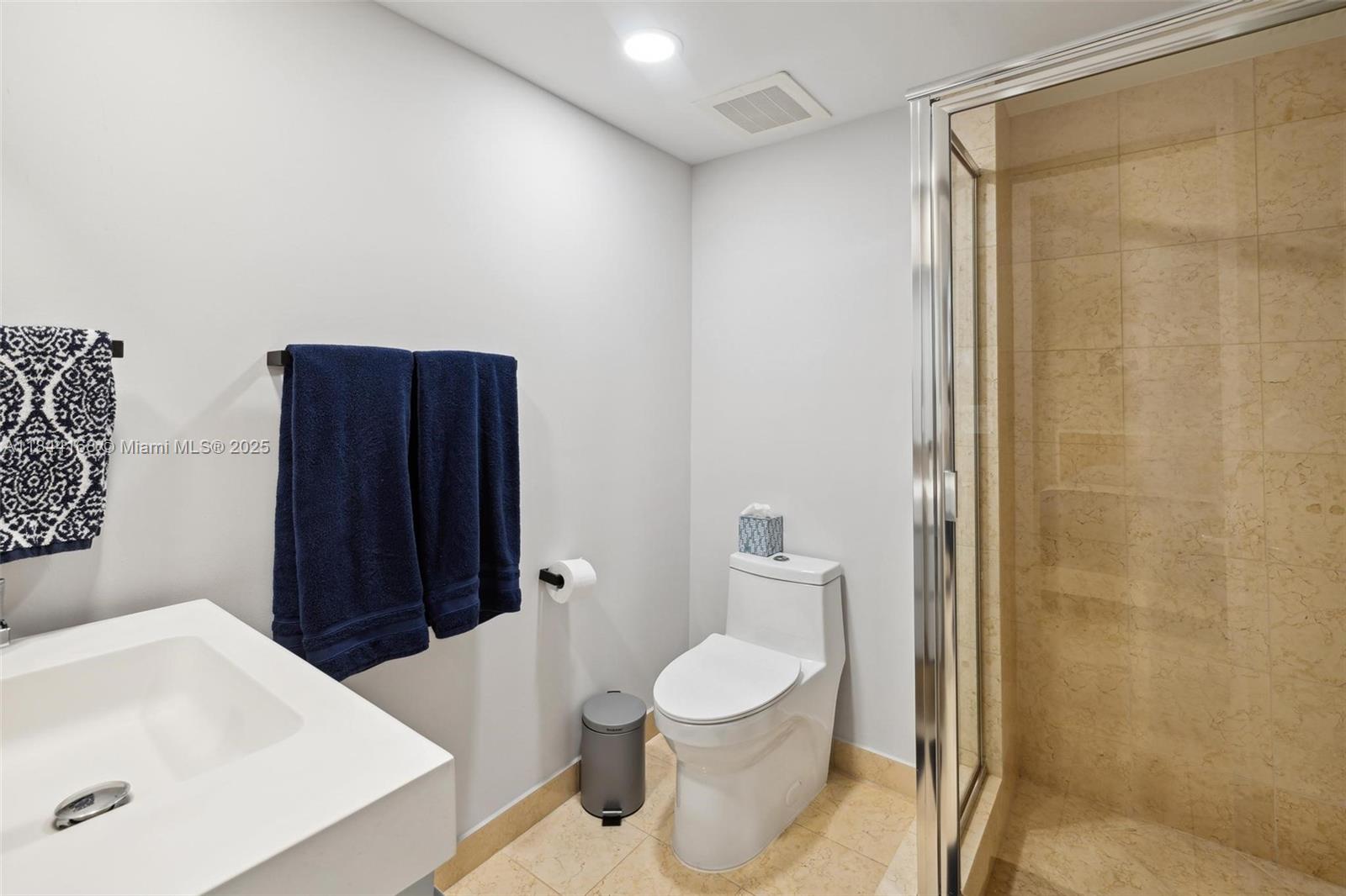 See details 3408 3 / 3 1571 sq. ft. $ 2025-07-21 0 Photo