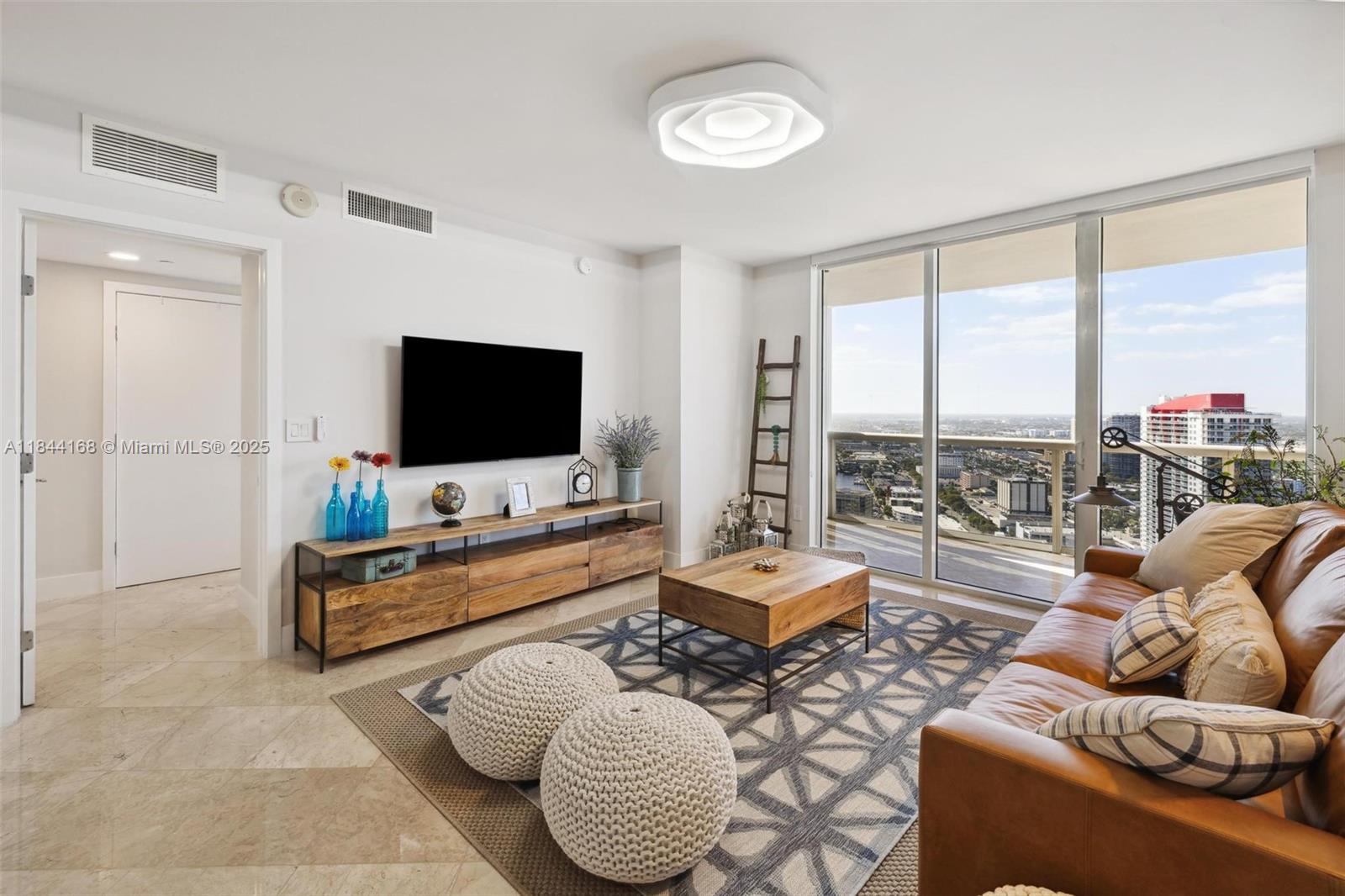 See details 3408 3 / 3 1571 sq. ft. $ 2025-07-21 0 Photo