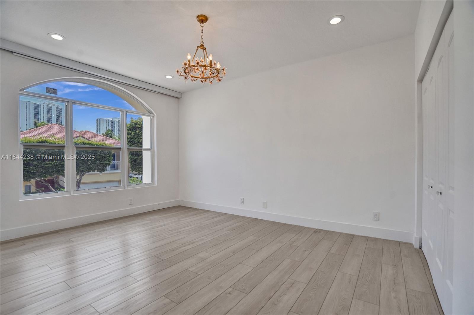 Photo of 3757 208th Ter  (3757), Aventura, Florida, 33180 - 