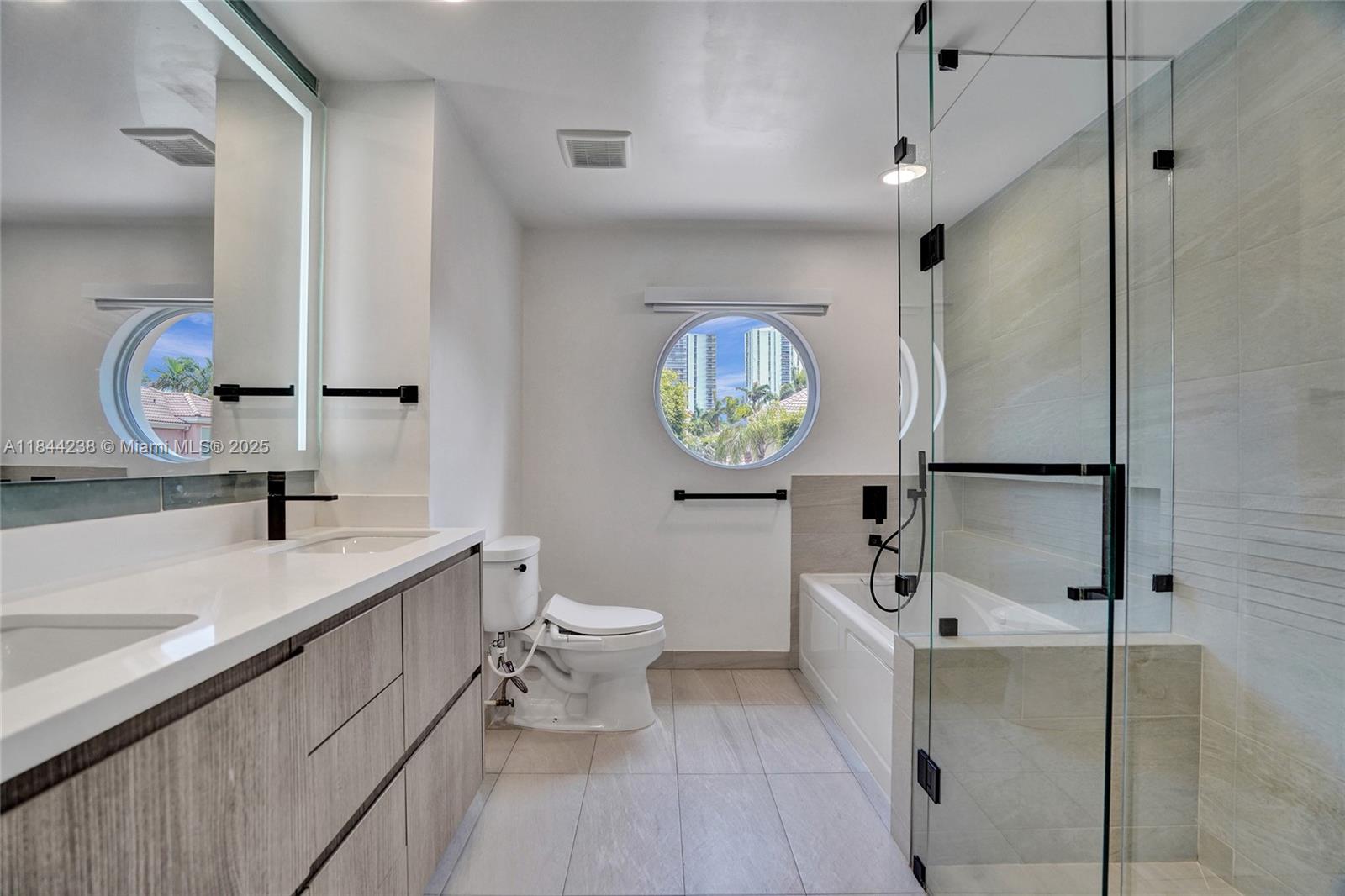 Photo of 3757 208th Ter  (3757), Aventura, Florida, 33180 - 