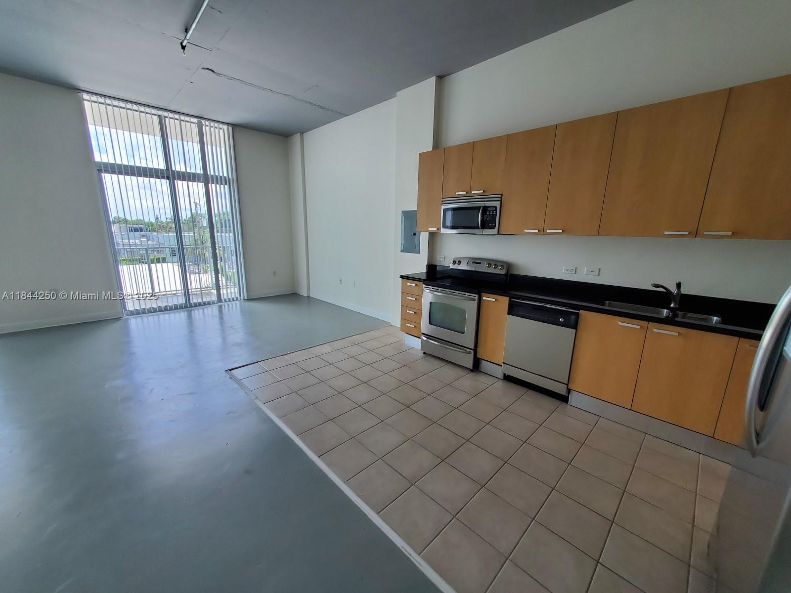 Photo of 2100 Van Buren St  #305, Hollywood, Florida, 33020 - 