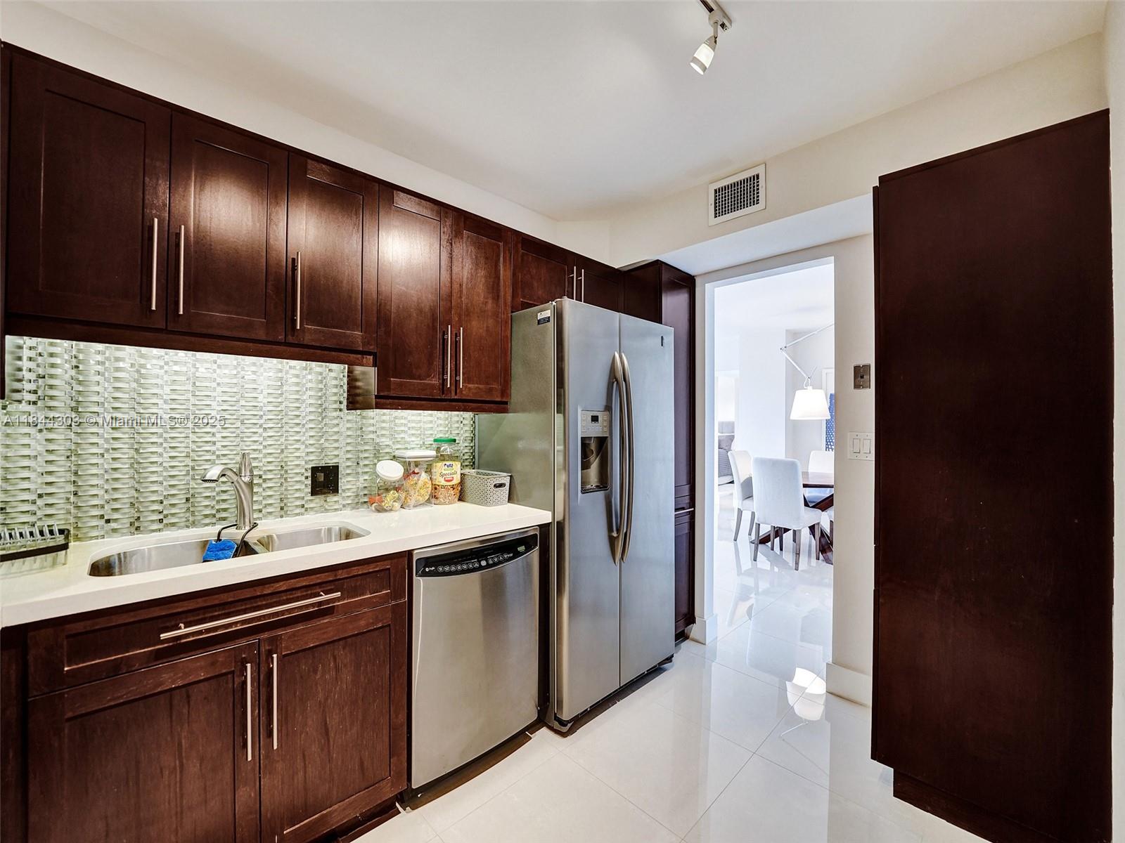 Photo of 3625 Country Club Dr  #706, Aventura, Florida, 33180 - 