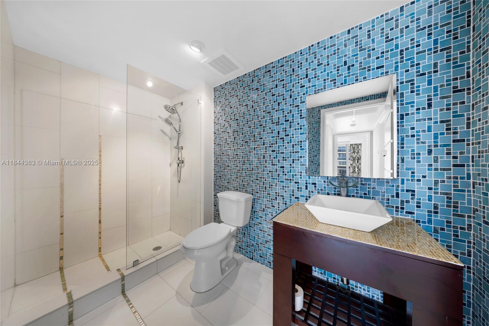 See details 1110 2 / 2 1782 sq. ft. $ 2025-07-21 0 Photo