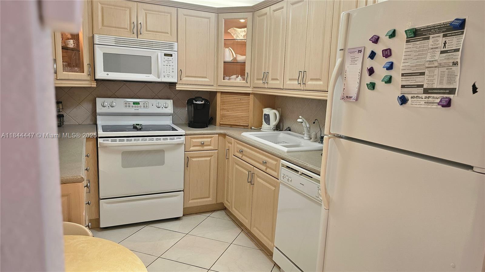 See details 9C 1 / 2 870 sq. ft. $ 2025-07-21 0 Photo
