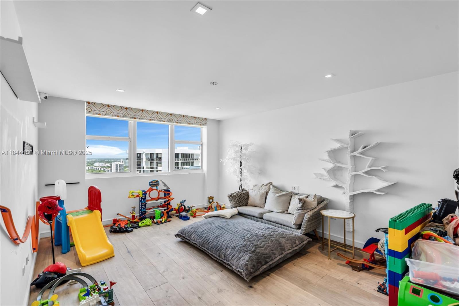 Photo of 20201 Country Club Dr  #2808-2809, Aventura, Florida, 33180 - 