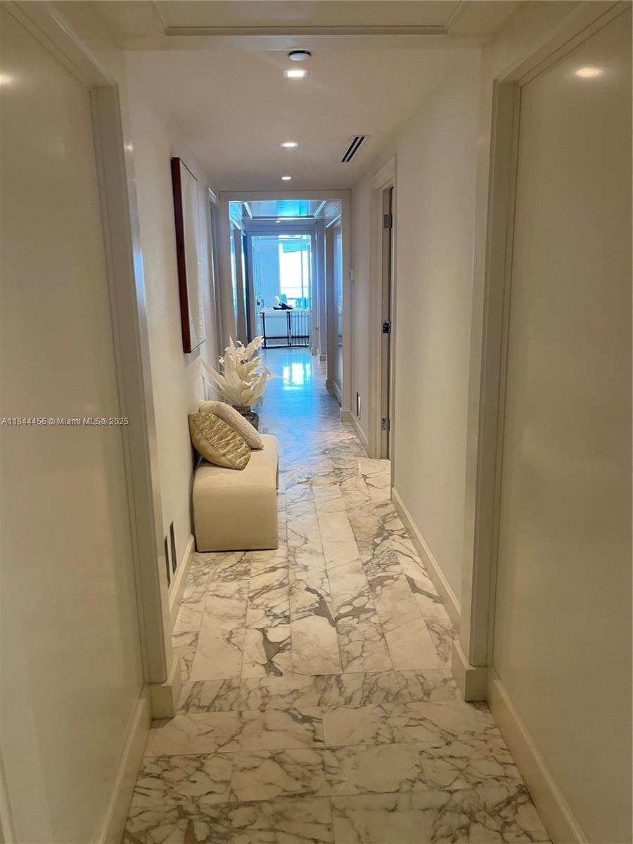 Photo of 20201 Country Club Dr  #2809, Aventura, Florida, 33180 - 