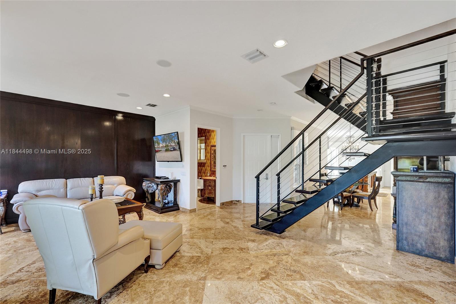 Photo of 1375 Harbor Vw E  (1375), Hollywood, Florida, 33019 - 