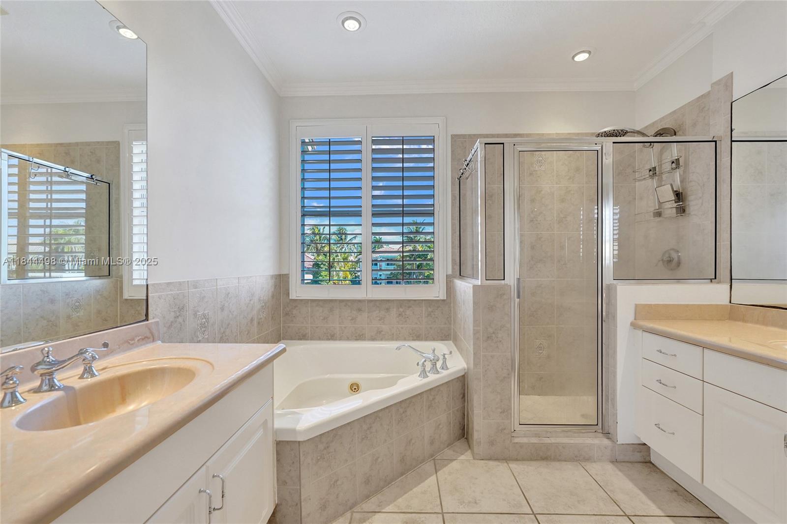 Photo of 1375 Harbor Vw E  (1375), Hollywood, Florida, 33019 - 
