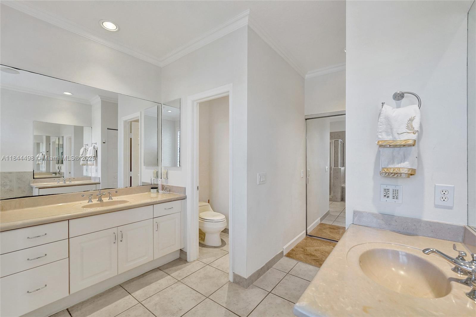 Photo of 1375 Harbor Vw E  (1375), Hollywood, Florida, 33019 - 