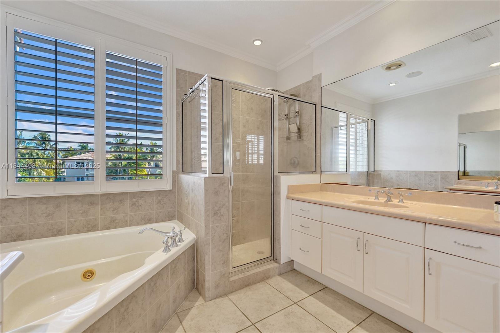 Photo of 1375 Harbor Vw E  (1375), Hollywood, Florida, 33019 - 