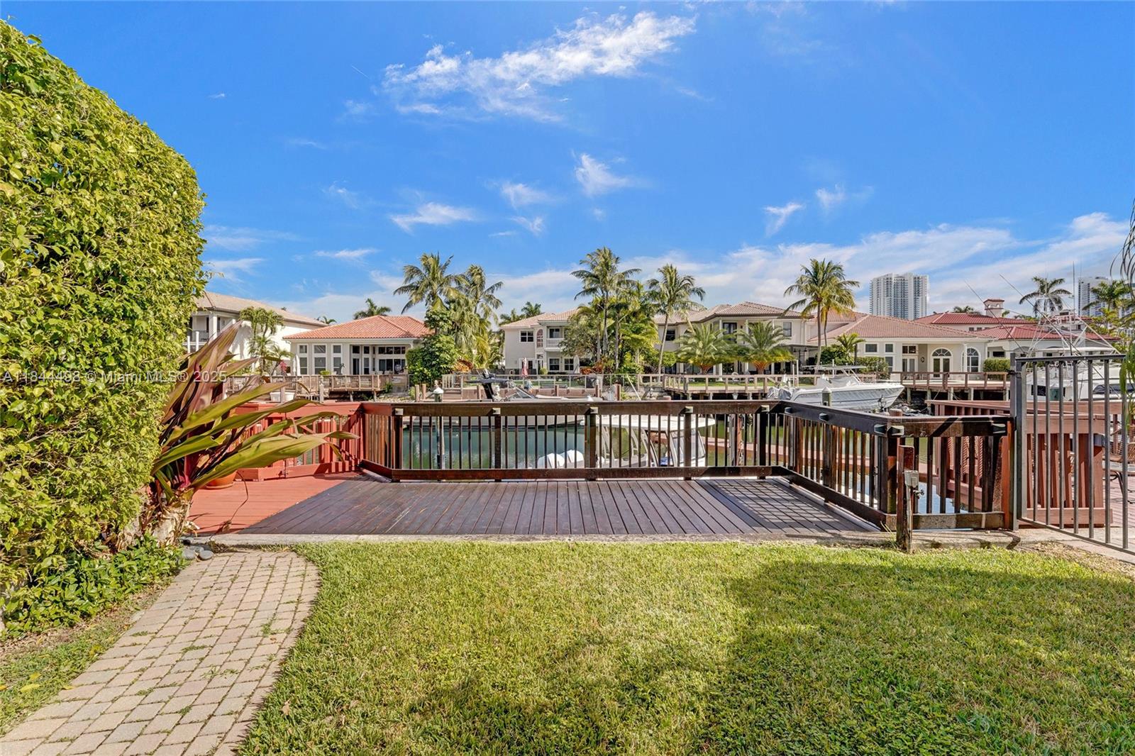 Photo of 1375 Harbor Vw E  (1375), Hollywood, Florida, 33019 - 