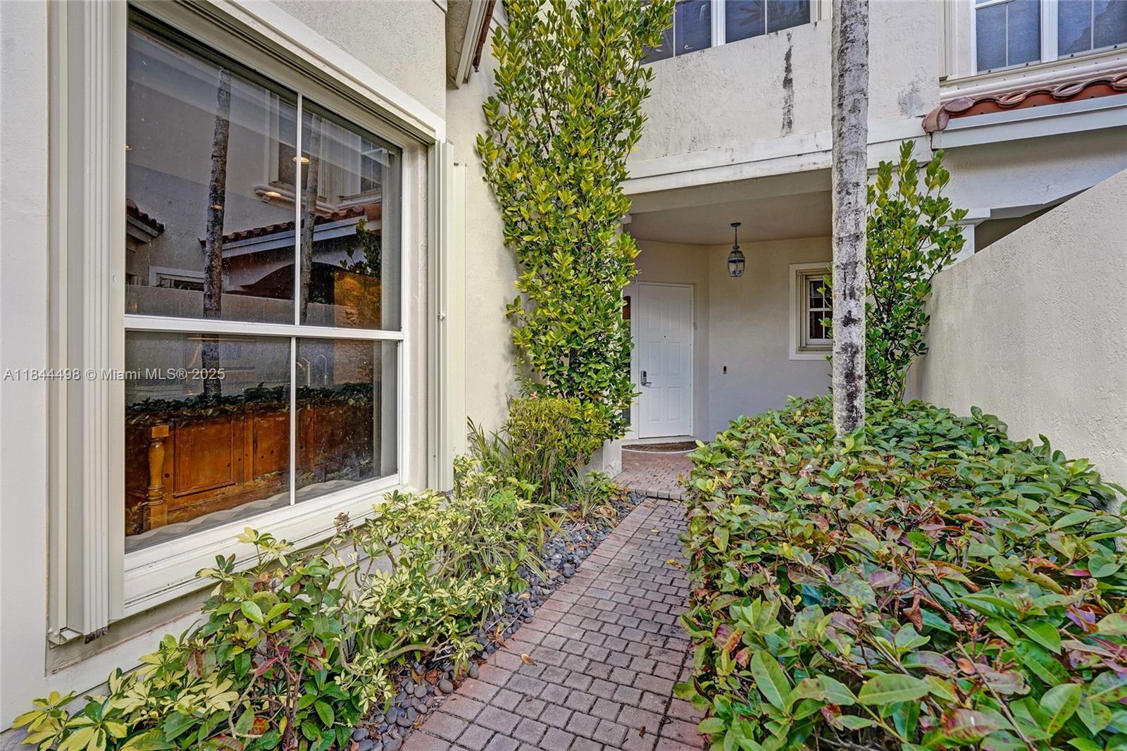 Photo of 1375 Harbor Vw E  (1375), Hollywood, Florida, 33019 - 