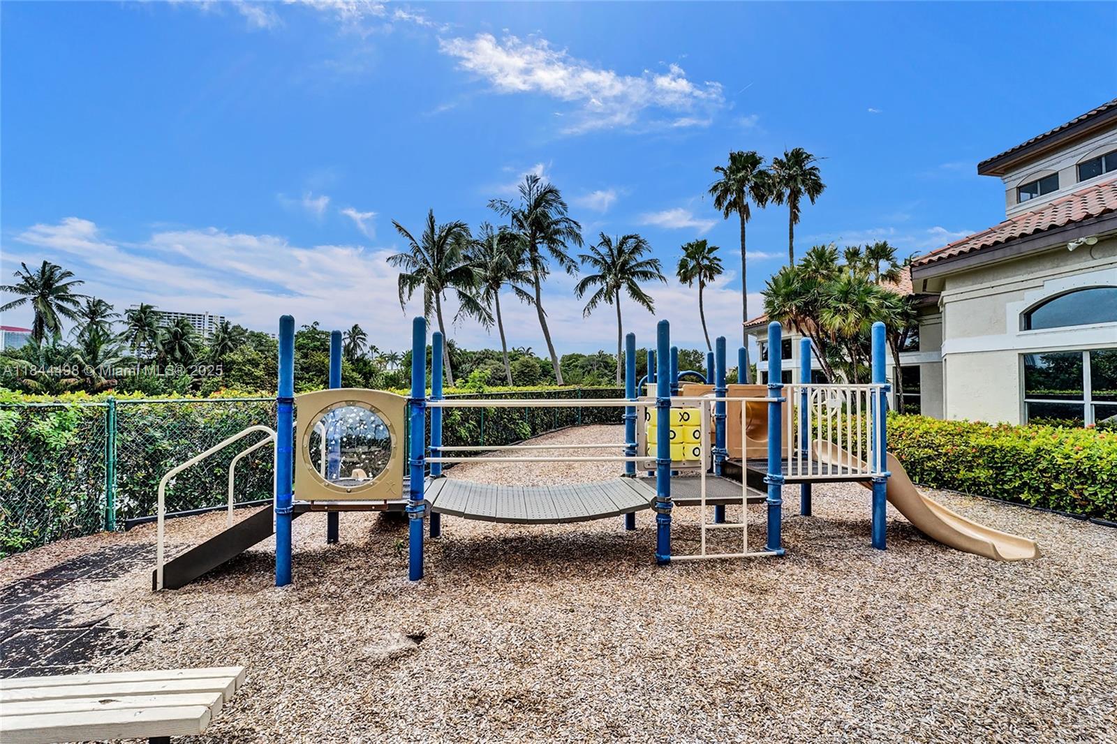 Photo of 1375 Harbor Vw E  (1375), Hollywood, Florida, 33019 - 