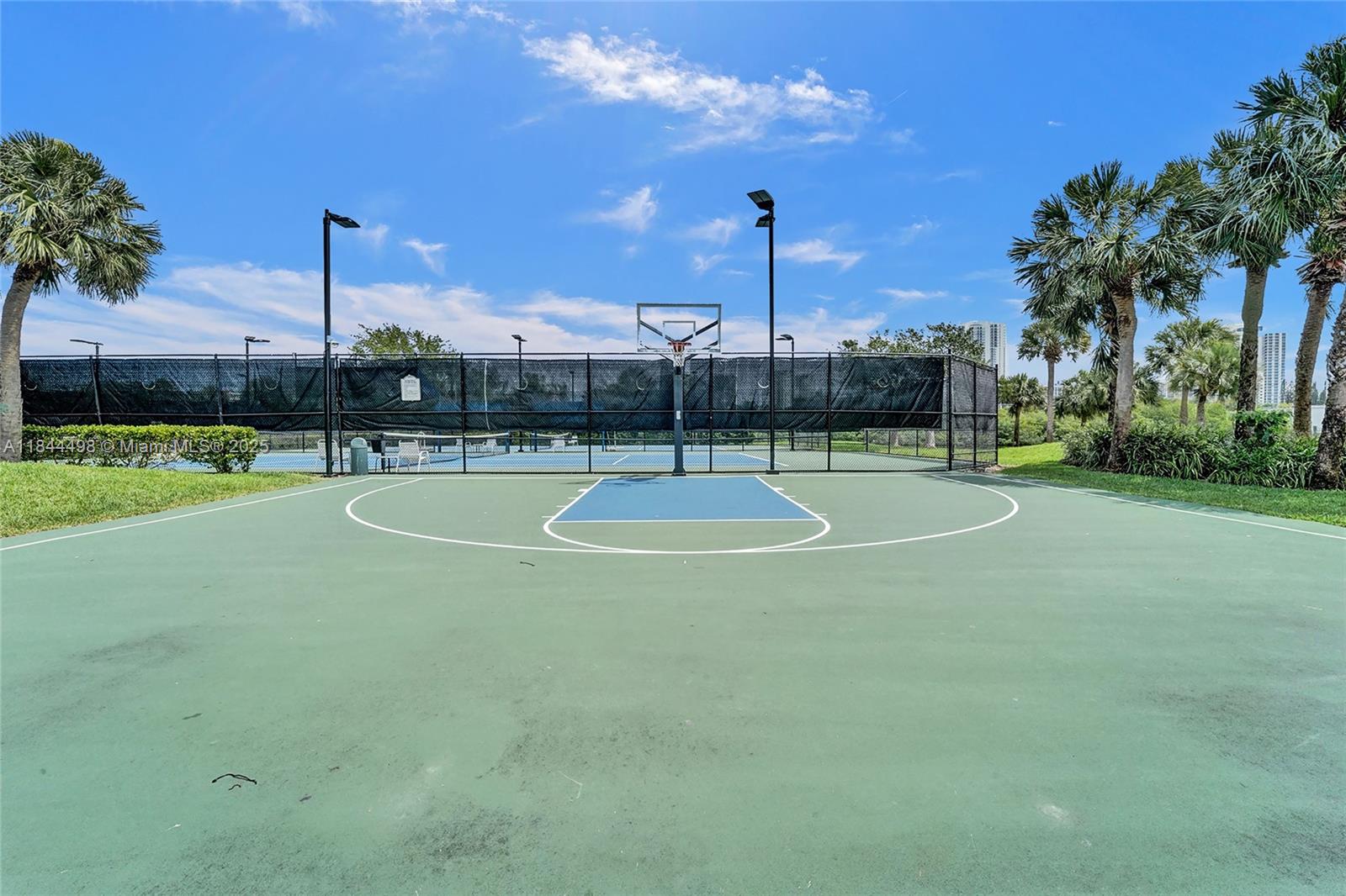 Photo of 1375 Harbor Vw E  (1375), Hollywood, Florida, 33019 - 